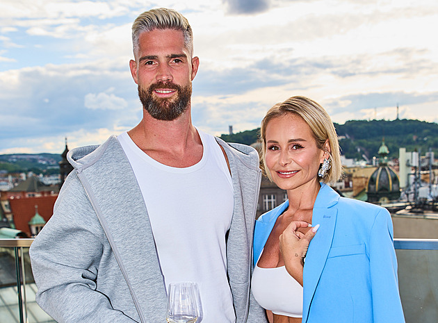Chůvami si ulevuji. Nechci být fúrie, říká šestinásobná máma Michaela Salák