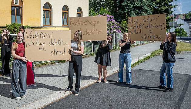 Jablonecké zastupitelstvo chce, aby odešla ředitelka gymnázia. Tvrdí, že selhala