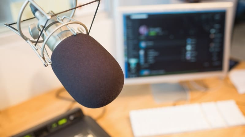 Zemřela oblíbená moderátorka Radia Kiss Bára Tlučhořová. Podlehla zákeřné nemoci