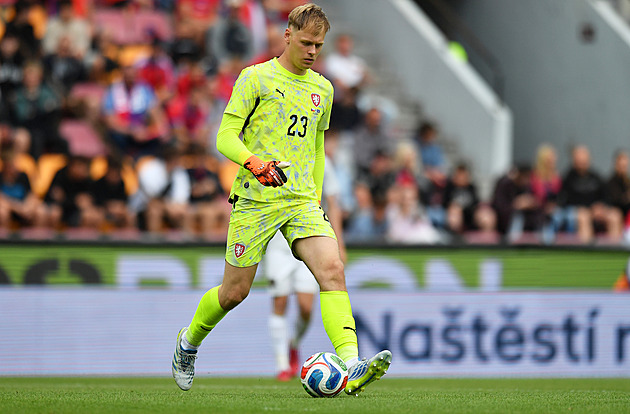 Fotbalové přestupy ONLINE: Další Čech v Anglii, Horníček prý podepsal v Newcastlu