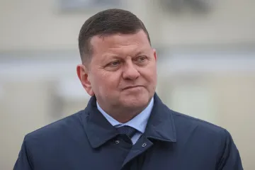 Ukrajina se k NATO nikdy nepřipojí. Aliance je zastaralá, uvedl generál Zalužnyj
