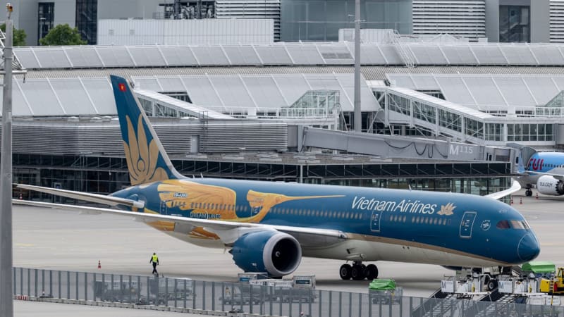 Kousek od tragédie: Boeing 787 měl v Mnichově problémy při startu. Drama zachytily kamery