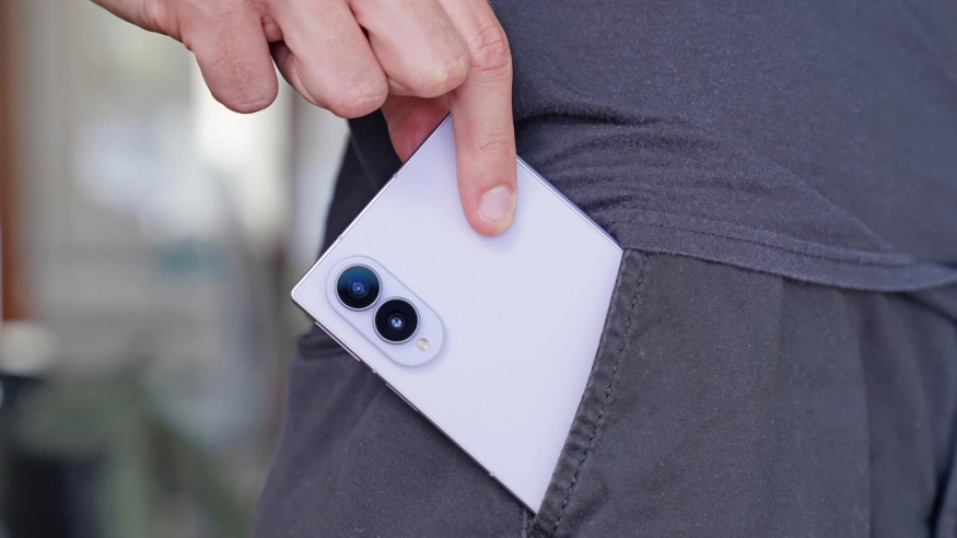 Ještě širší Fold? Samsung údajně pracuje na pátém ohebném smartphonu, dorazit má příští rok