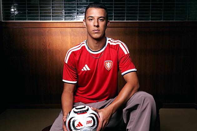 Nová éra pro český fotbal. Reprezentace představila dresy od Adidasu