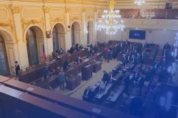 Sněmovna po více než pěti hodinách schválila program schůze