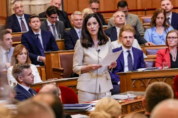 Maďarsko vyhošťuje deset ruských diplomatů, Moskva slibuje odvetu