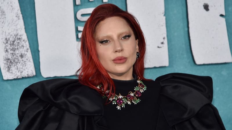 Lady Gaga porodila své první dítě. Těhotenství si nechávala pro sebe