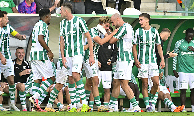 Bohemians - Slovácko 2:0, hosté doplatili na brzké vyloučení, rozhodl Almási
