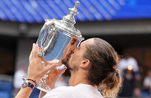 Teď jsem nejlepší, tvrdí Zverev. McEnroe si rýpl: Carlosi a Janniku, prosím, uzdravte se