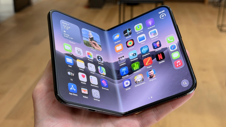 Vyzkoušeli jsme skládací iPhone Duo: Apple navařil fantastický uživatelský zážitek