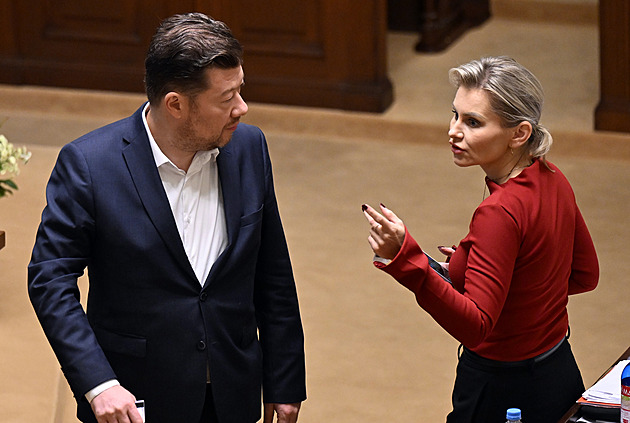 Začne boj poslanců o konec poplatků České televizi a Českému rozhlasu
