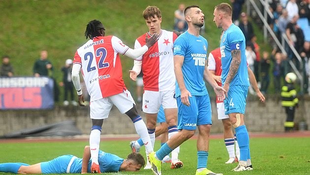 Slavia jde v poháru dál, Schranz zapsal hattrick. Postup slaví i Zbrojovka či Hradec