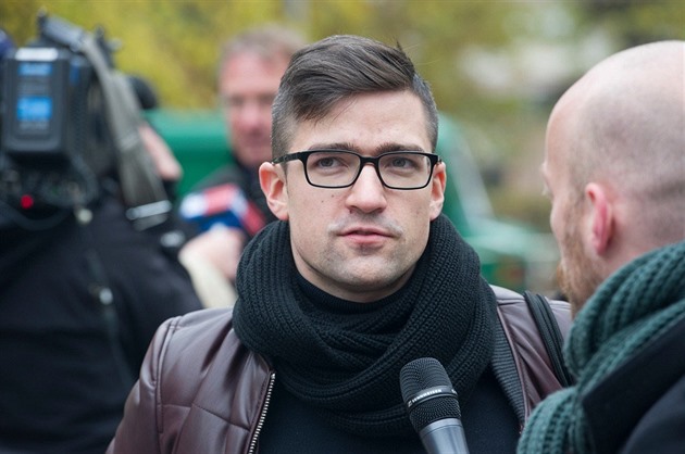 Pojily ho vazby na neonacisty. Zemské vládě v Německu teď nabízí svůj plán