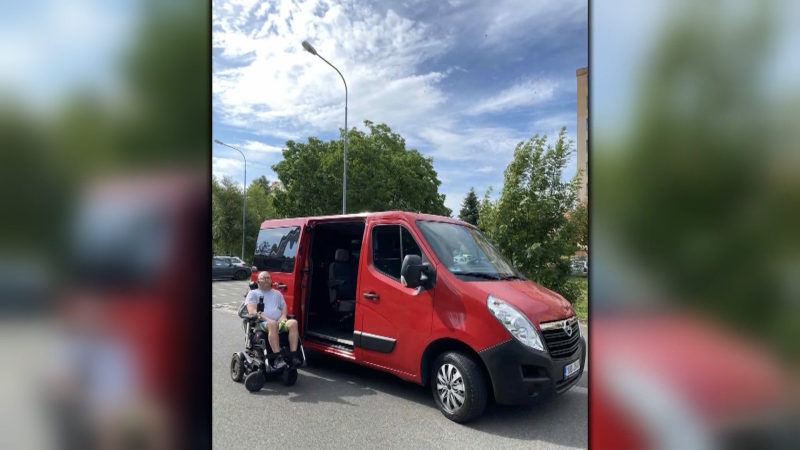 Martin se od lékařů dozvěděl krutou diagnózu. Teď se mu rozbila speciální dodávka i vozík