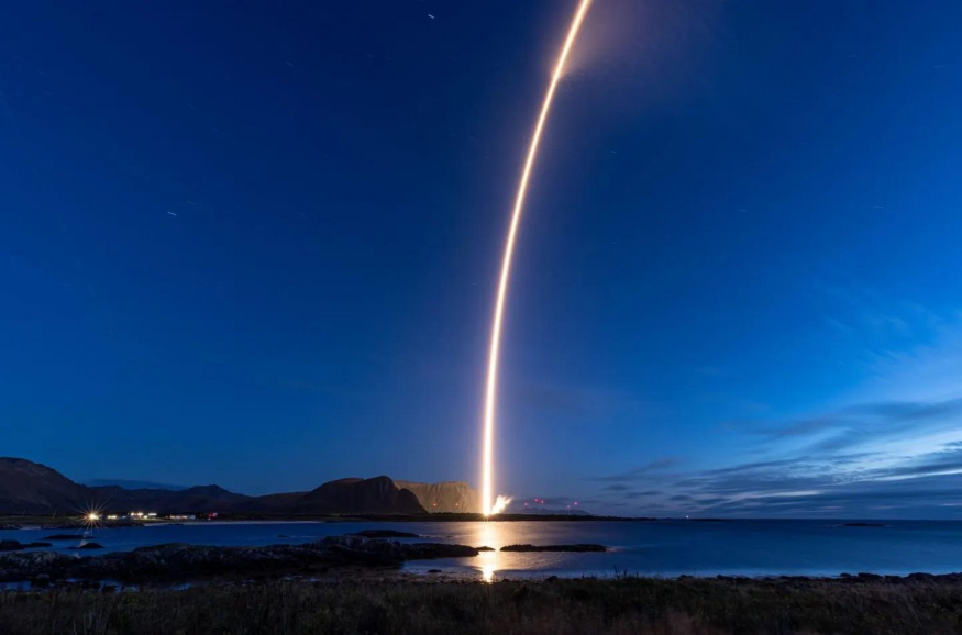 Indický startup posílá do vesmíru satelit, zákazníci si na něm pustí vlastní AI modely