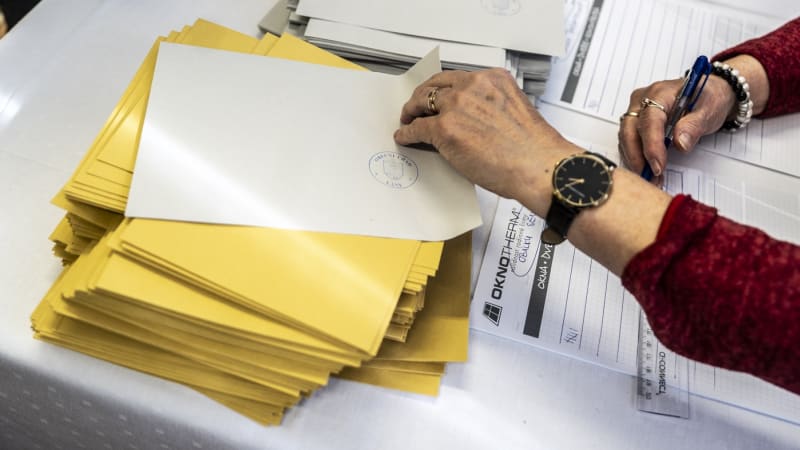 Predikce vítězů druhého kola senátních voleb: Víme, kdo ovládne horní komoru a kdo propadne